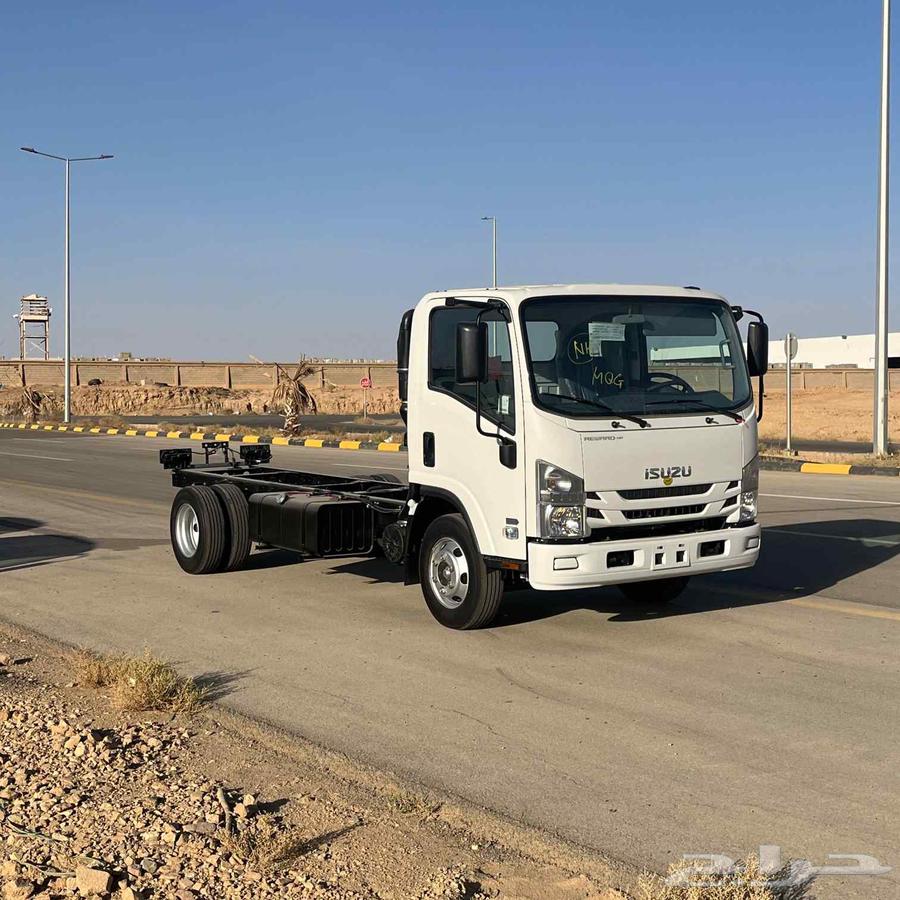 Isuzu Diana 4 Ton Chassis 4.95 Meter Model 202563667497807873111