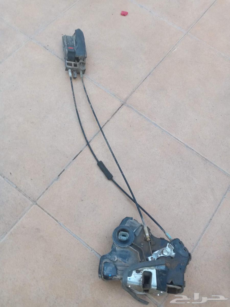 Isuzu D-Max 2020 Right Spark Plug and Electric Hilux Mirror with Door Lock63667658625795112