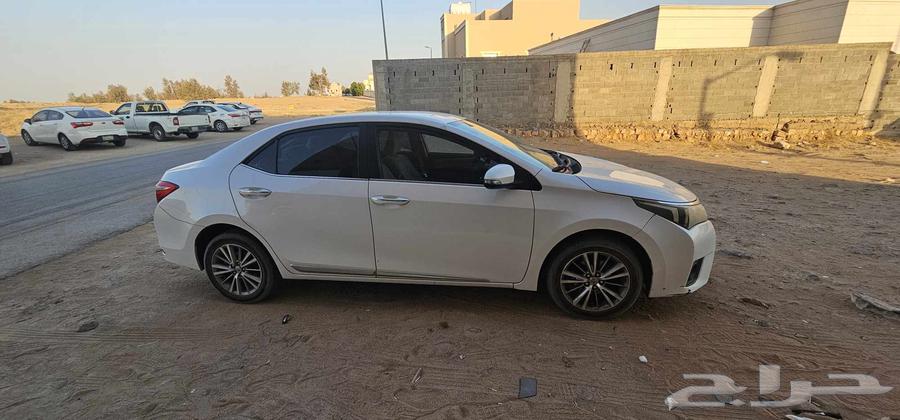Toyota Corolla 2015 with fingerprint63667890558211112