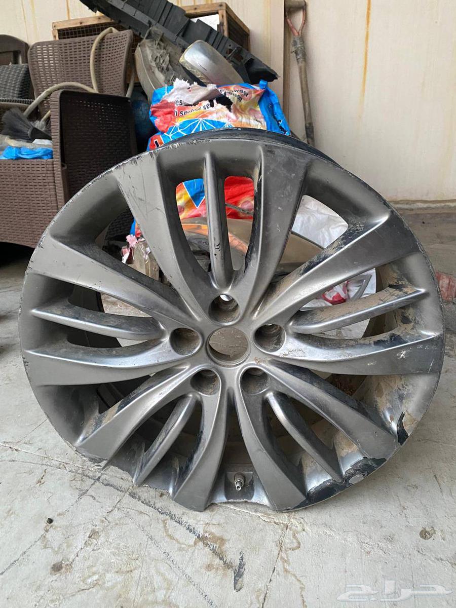 Ginasis 2017 rim and two LED lights63668896811523111