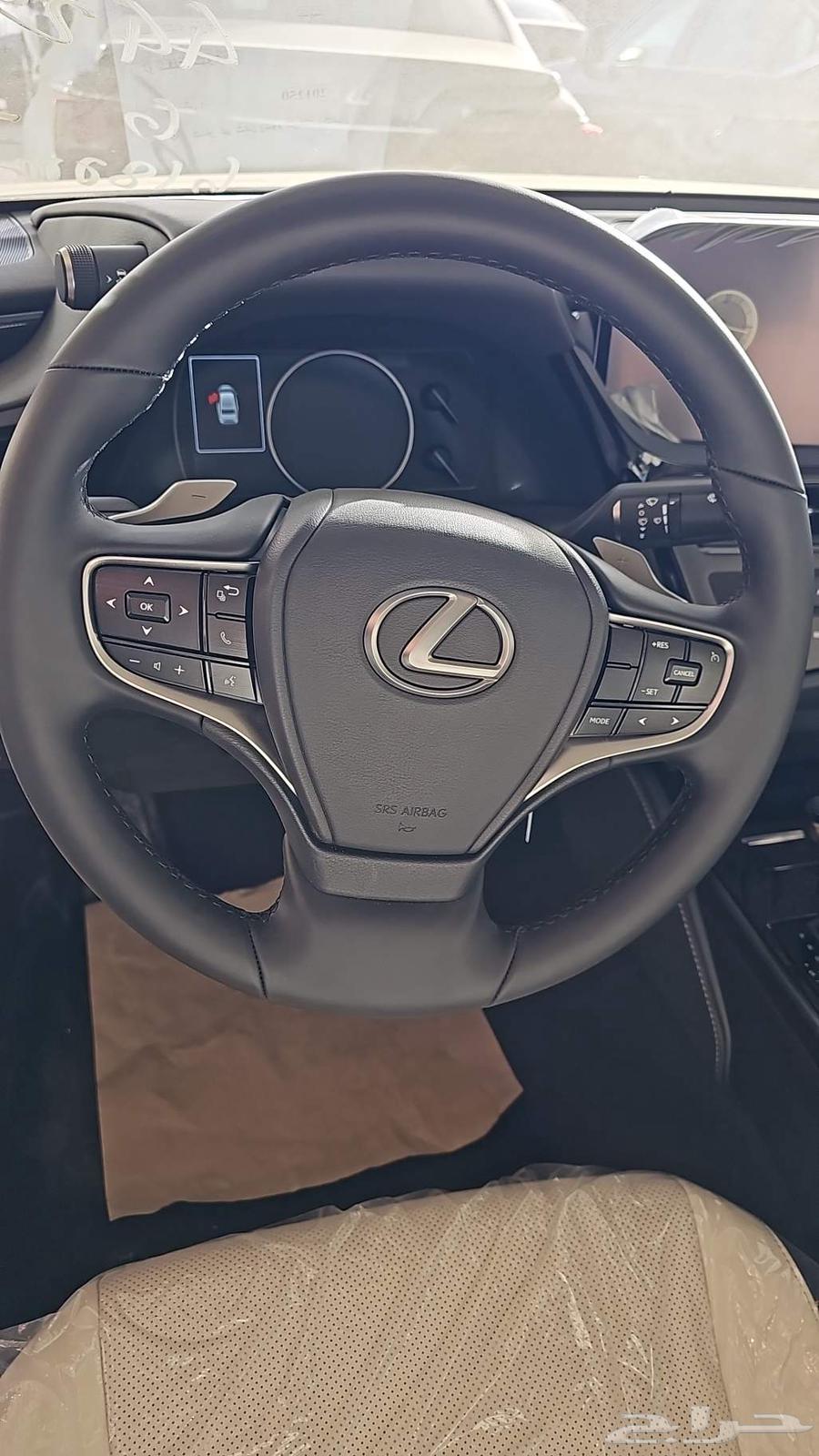 لكزس 250 ستاندر اسود داخل اوف وايت باقل سعر63679722971522114