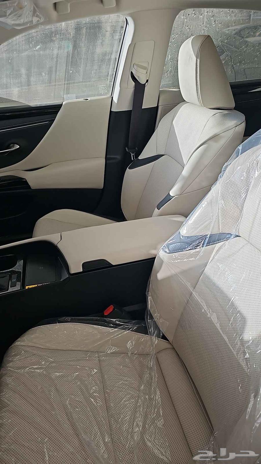 لكزس 250 ستاندر اسود داخل اوف وايت باقل سعر63679722971522113