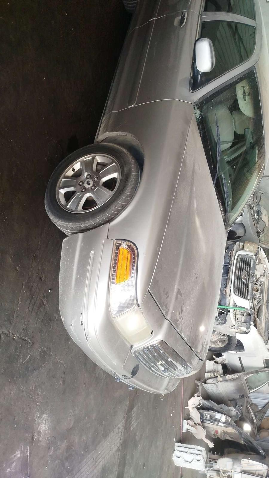 فورد فكتوريا 2006 لون فضي فيبر شمعات كبوت رفارف63673538406786111