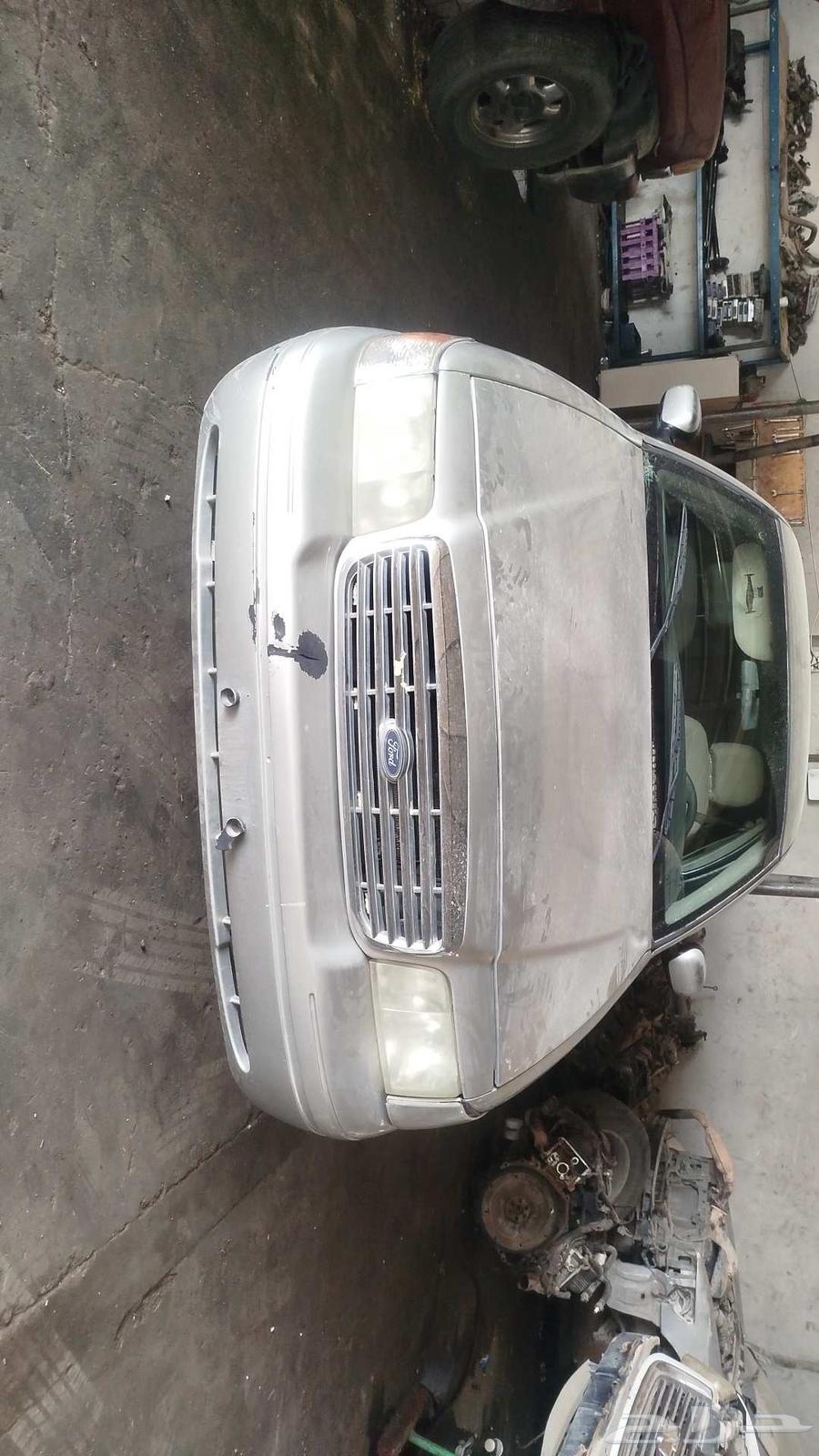 فورد فكتوريا 2006 لون فضي فيبر شمعات كبوت رفارف63673538406786112
