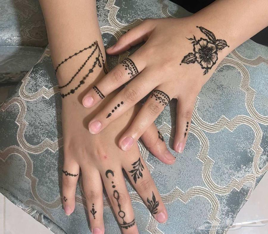 اسويلكم رسمات باللون الاسود تجلس معاكم لمده اسبوع63655608088578113