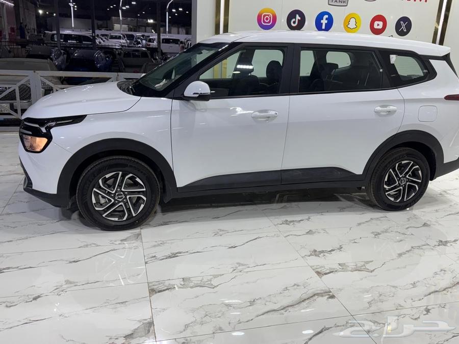 Don't miss the offer Kia Carens Standar 2025 only 67900 inclusive for a period63671557416321111