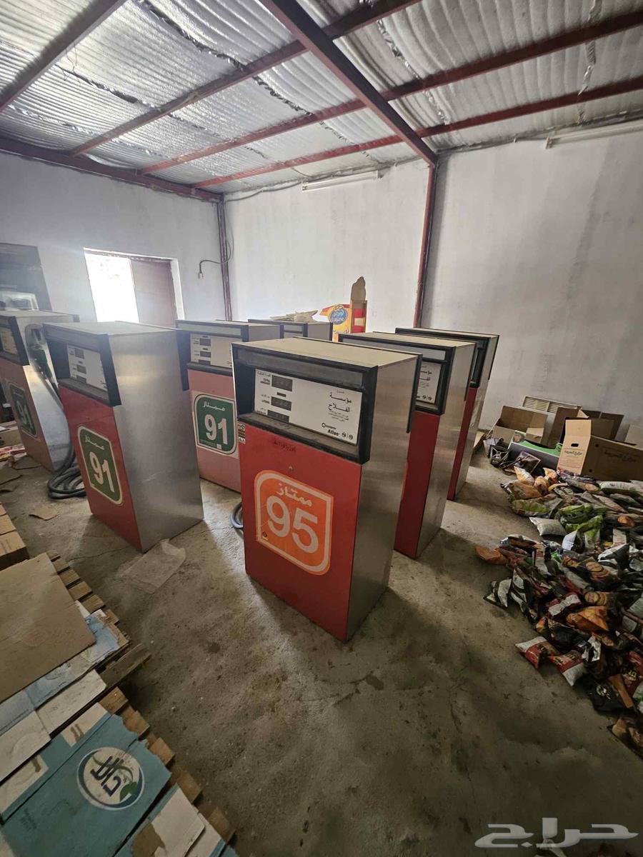 For sale (7) gasoline pumps63675218933633111