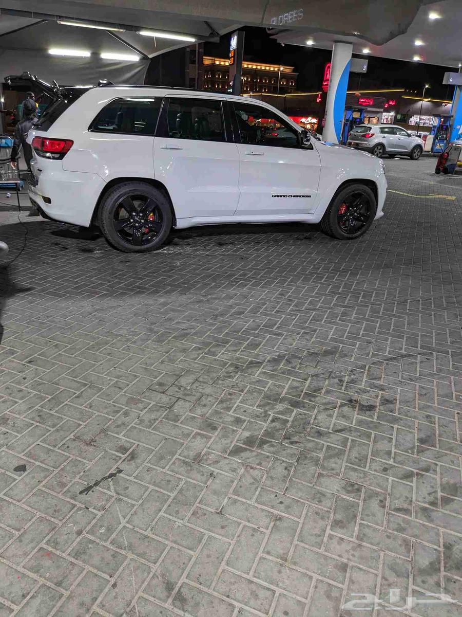 جراند شيروكي SRT63671289234306112