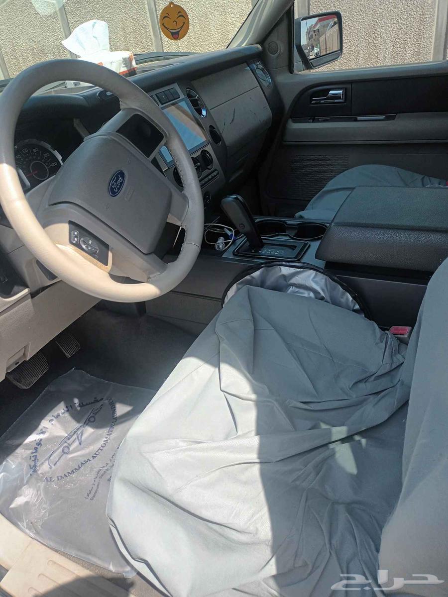 I have a Ford Expedition XLT which has very good and clever63676355875970110