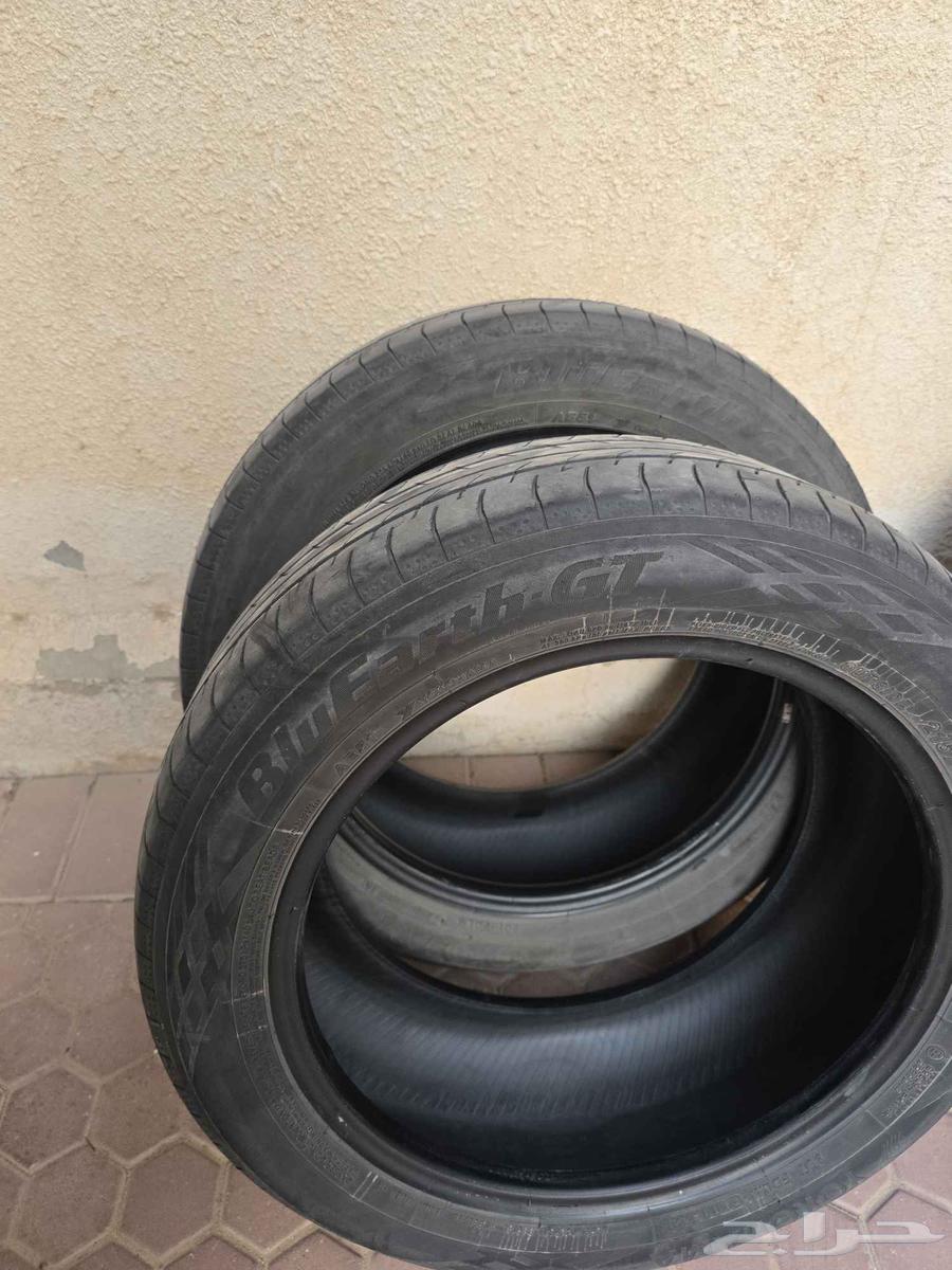 تواير كامري العدد 4. حجم 215 55 جنط 17 موديل 202263671202407425114
