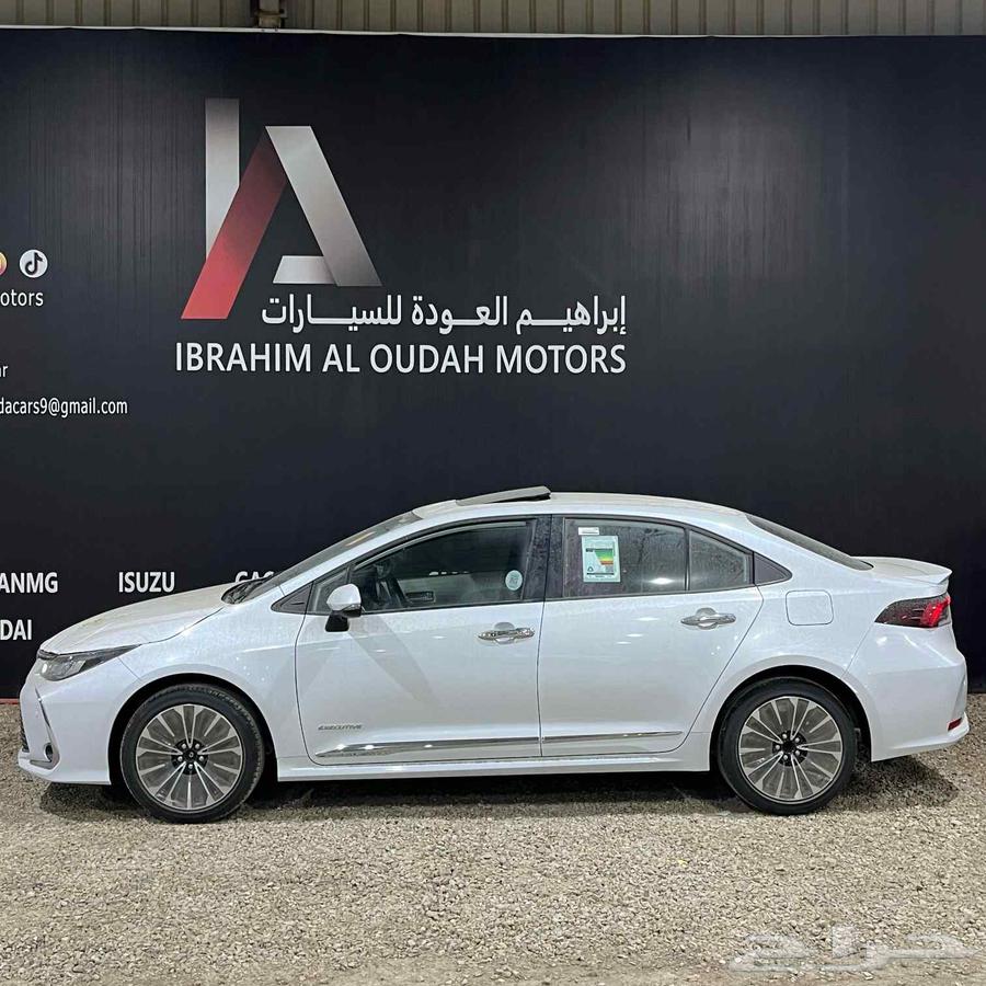 تويوتا كورلا XLE فتحه سقف63673146668417110