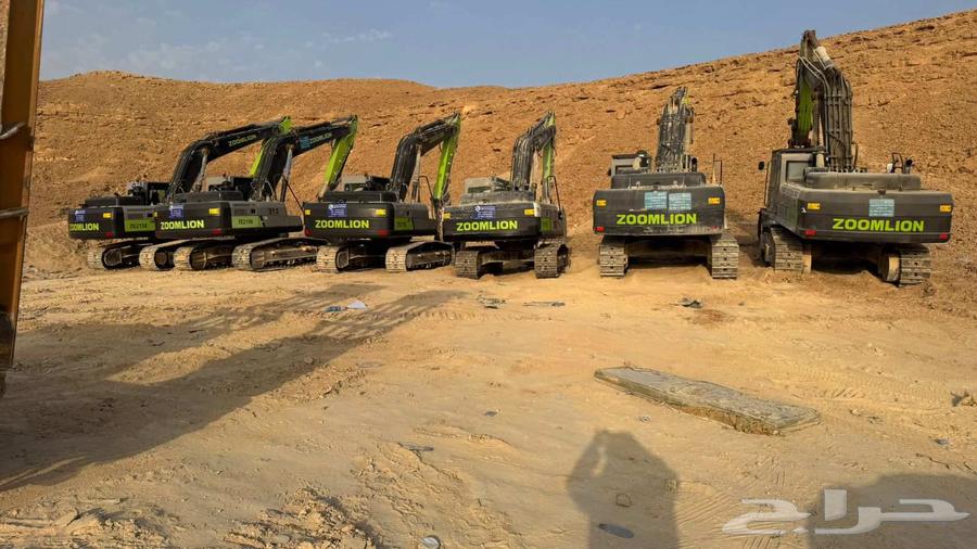 Large excavators 55063655424112257113