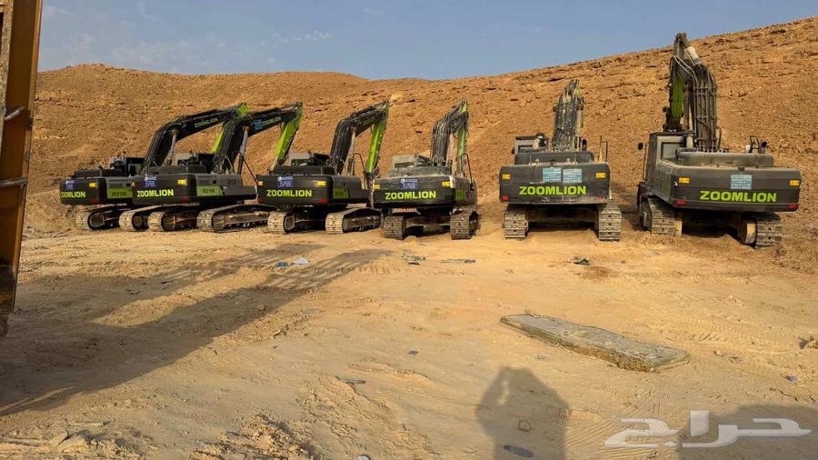 Large excavators 55063655424112257111