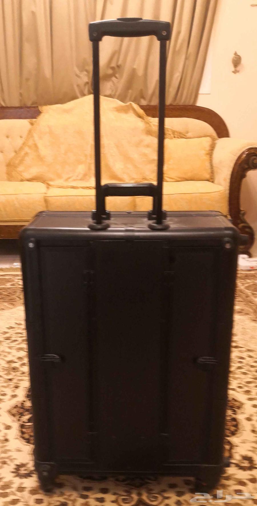 شنطة وطاولة ميكب63655608985473110