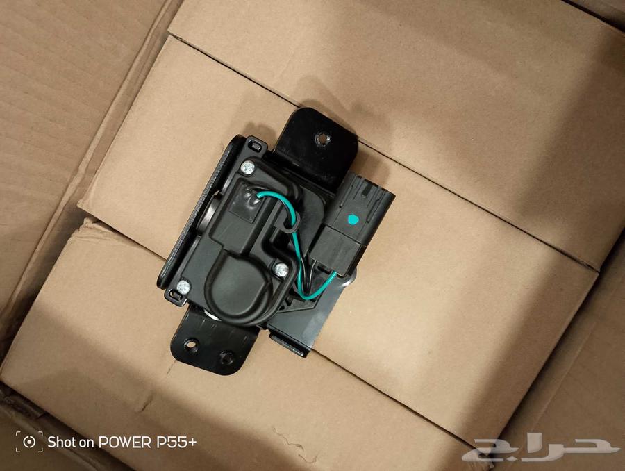 Tahoe and Yukon trunk door center lock63671643524354112
