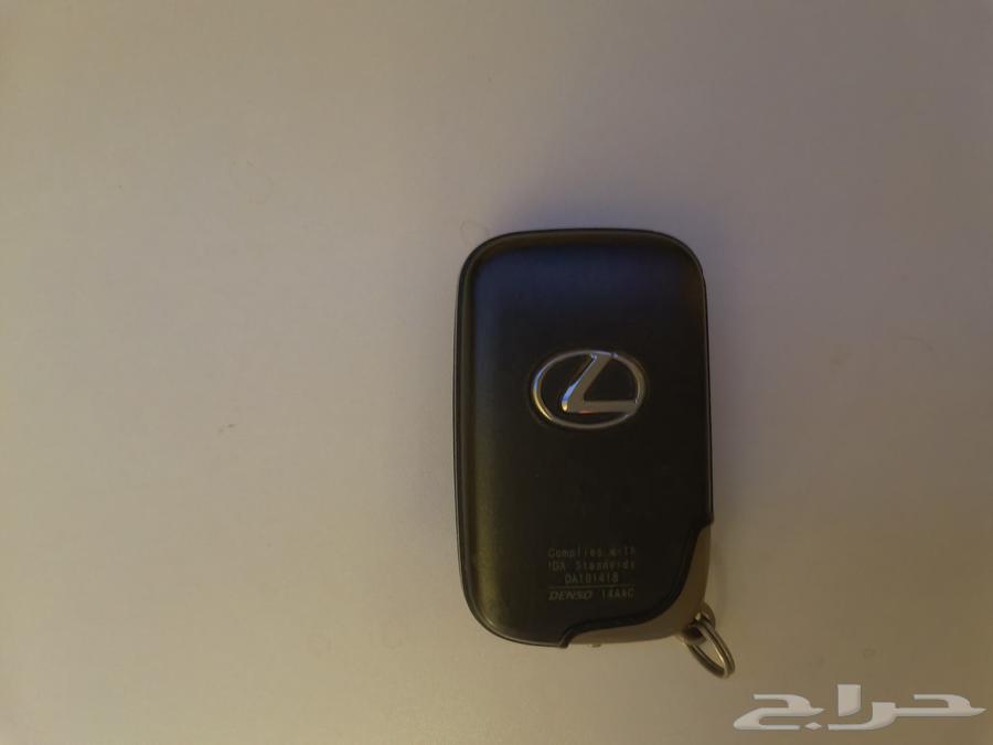 Original Lexus remote and key in excellent condition63678177126659110