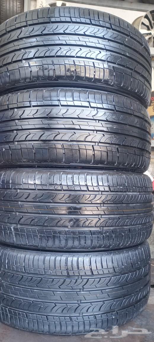 Clean tires, free of defects, suitable for installation on Jeep, Dodge, Mercedes63678087421571110