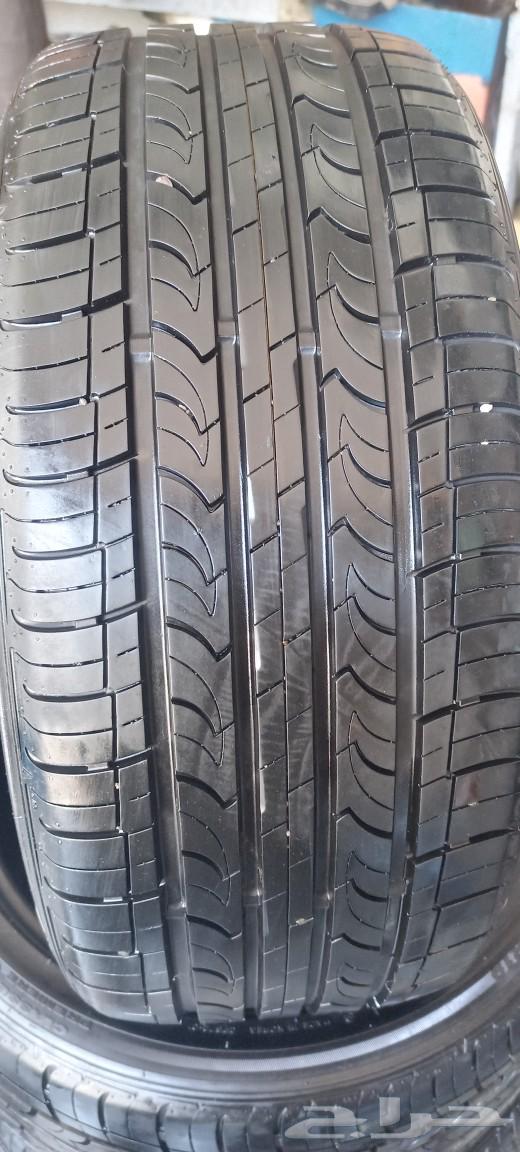 Clean tires, free of defects, suitable for installation on Jeep, Dodge, Mercedes63678087421571113