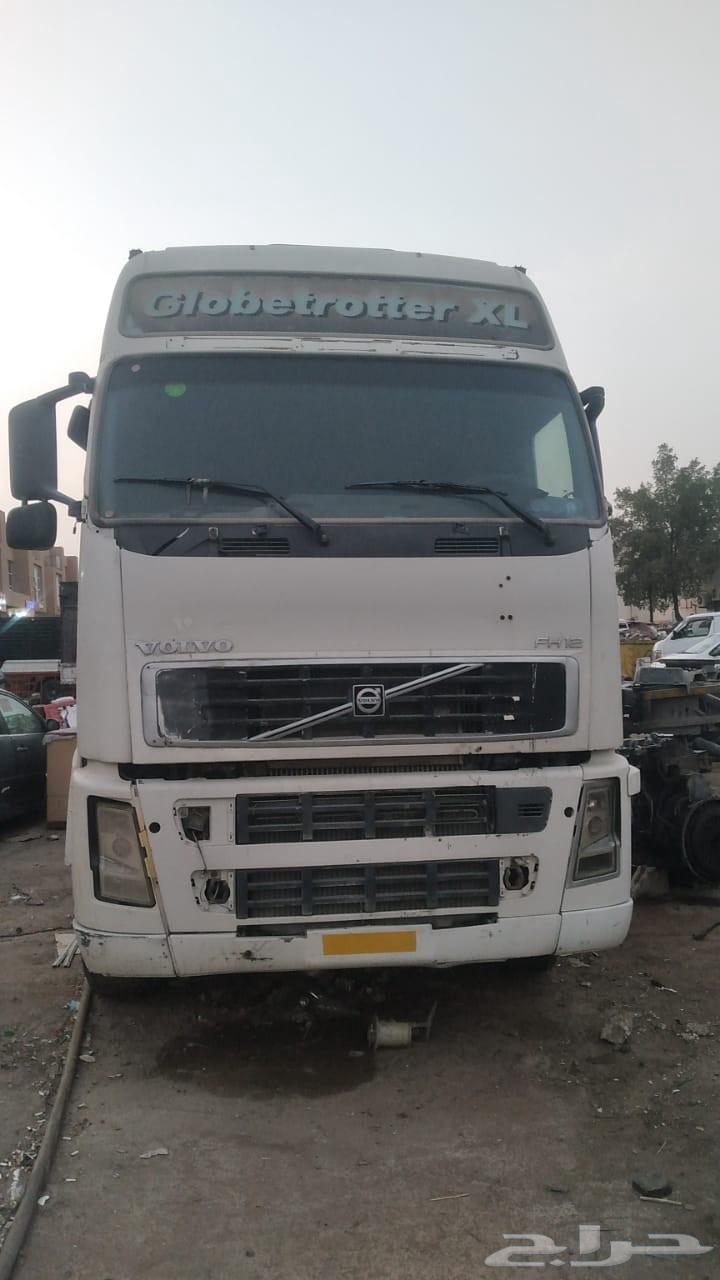 للبيع غماره فولفو موديل 2004 لون ابيض موجود رياض63671643429891110