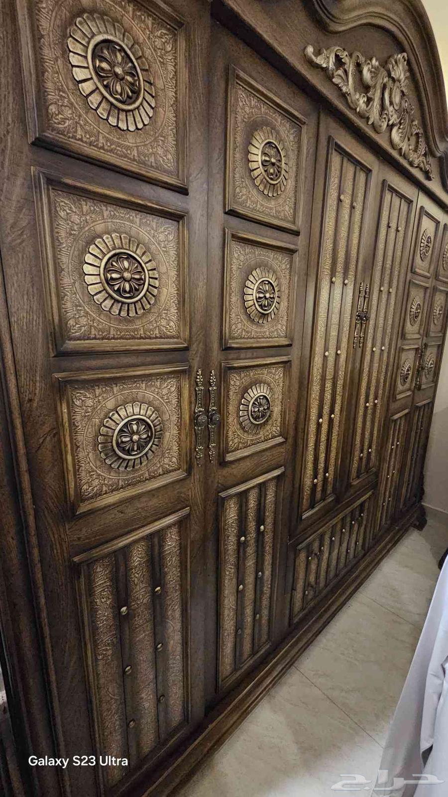 Brown bedroom set for 750 with two single beds63667538887681110