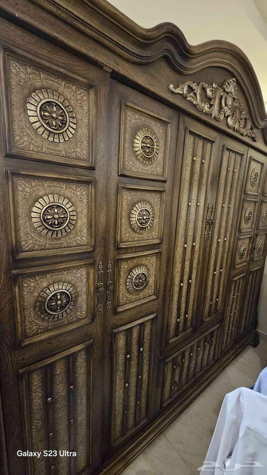 Brown bedroom set for 750 with two single beds63667538887681112