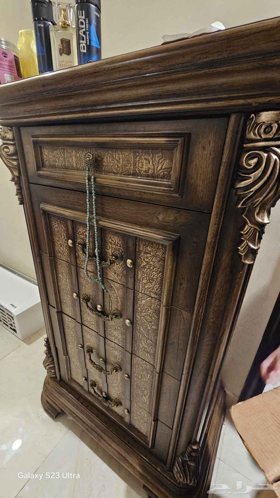 Brown bedroom set for 750 with two single beds63667538887681111