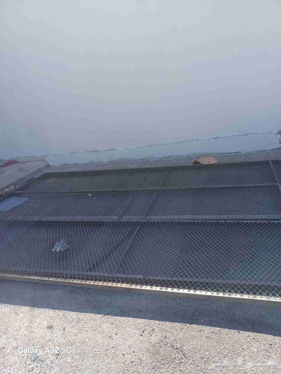 Large iron mesh door suitable for sheep barriers or new building gate63667539697922110
