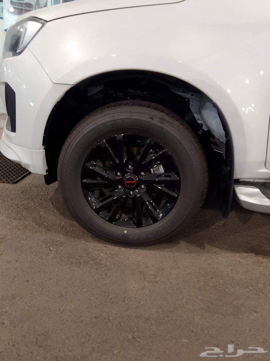 Isuzu D-Max V-Cross Full Option GT63699259791746113