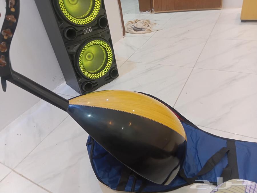 عود عزف جديد صناعه عراقيه للمسيقار عارف سعود للبيع علمأ63655622828163112