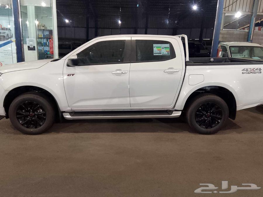Isuzu D-Max V-Cross Full Option GT63699259791746112