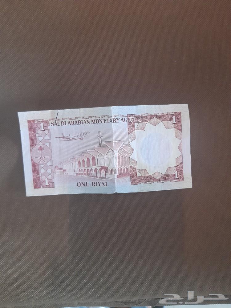 عندي عمله قديمه 100ريال من عهد الملك عبدالعزيز رحمه63655711219842110