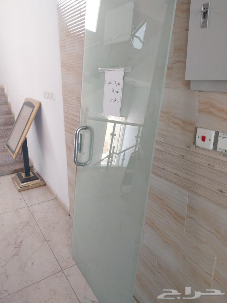 باب زجاج63698971817345111