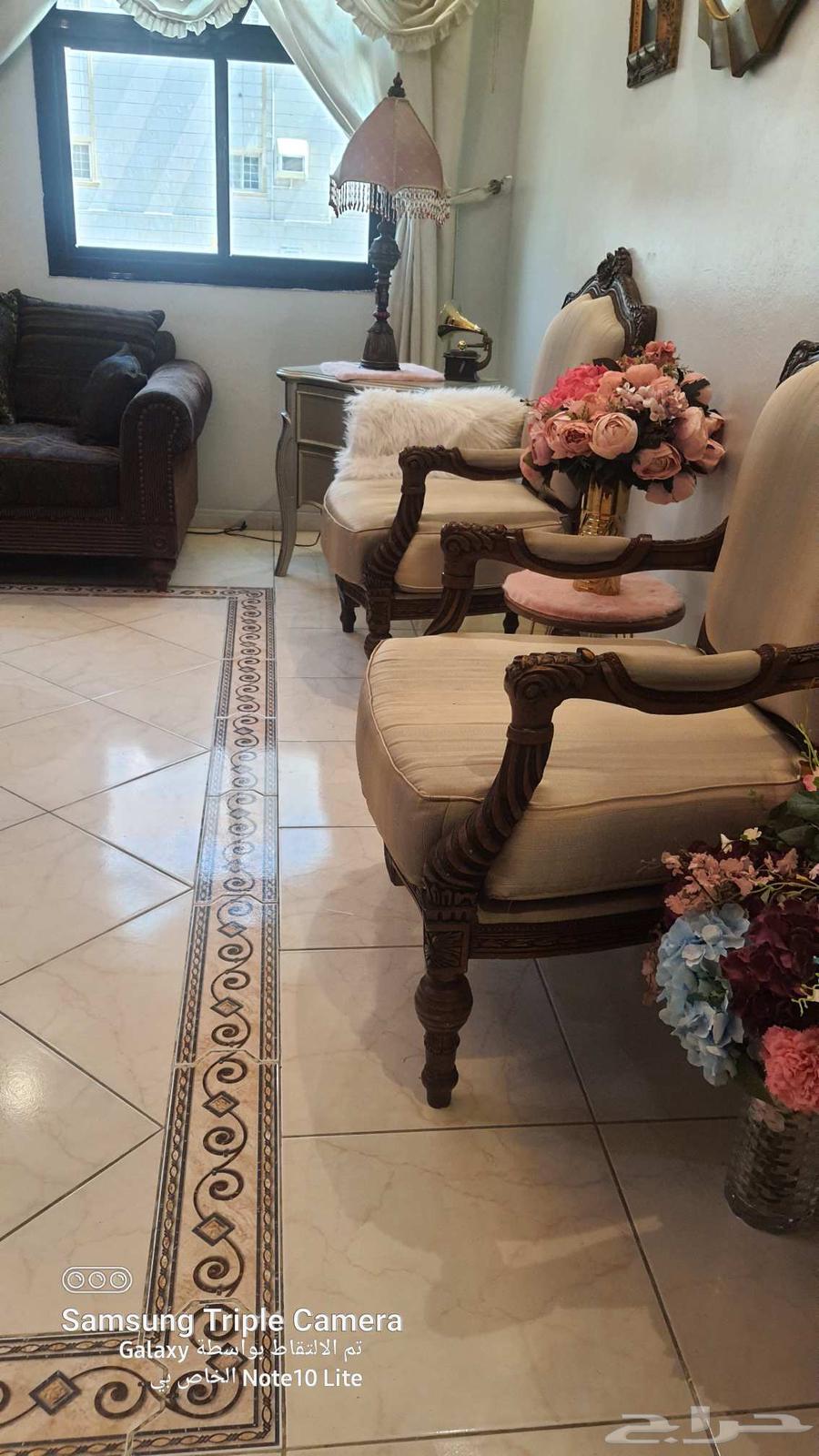 طاولة تلفزيون إيكيا وكنب هوم سنتر ثلاثية وثنائية ومفردتين63667547151874112