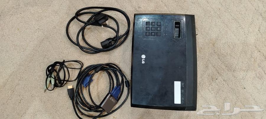 Used LG projector63667546242050110