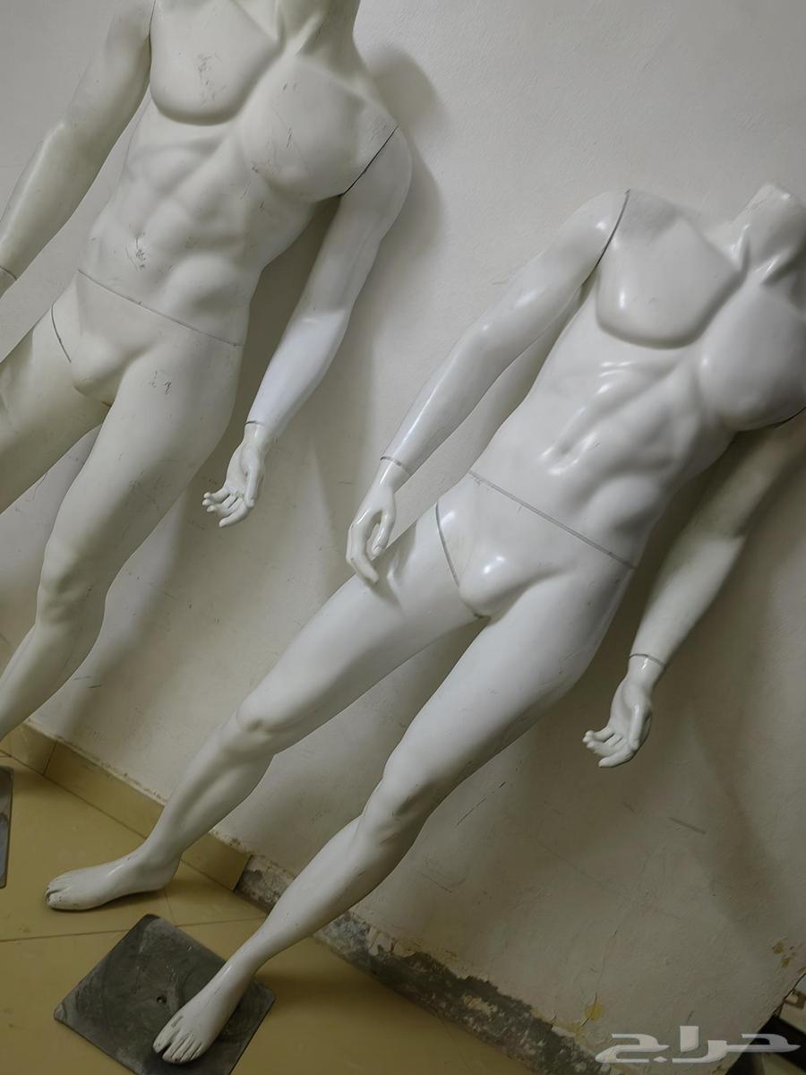 Mannequins for sale: 4 on Monday, two small and two large, available for pickup63667697661442113