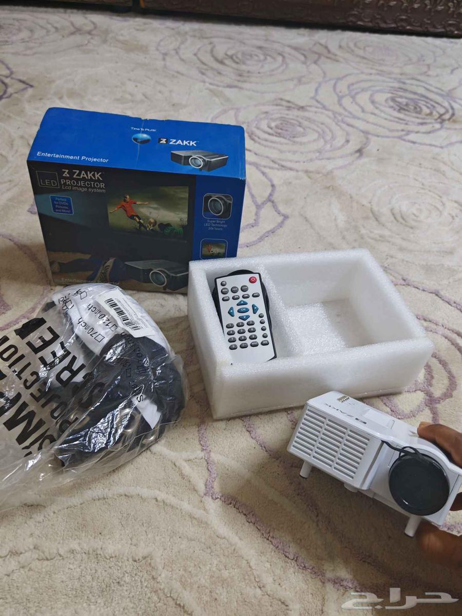 Z ZAKK Projector63667554935554111