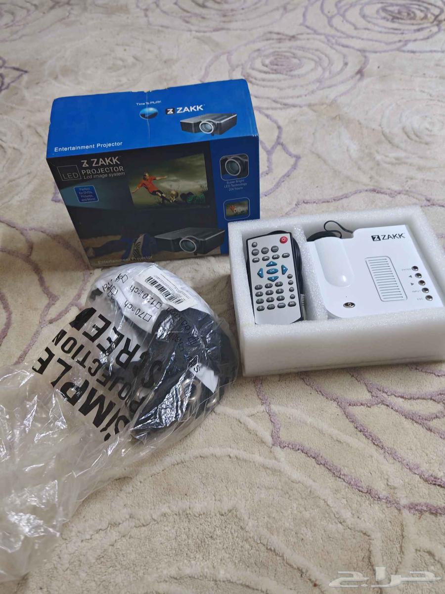 Z ZAKK Projector63667554935554112