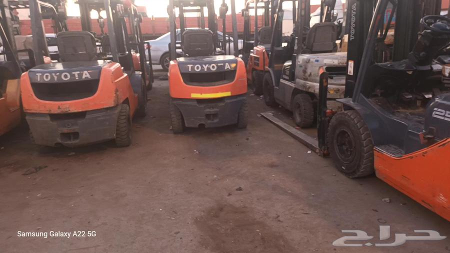 Forklifts, Cranes, and Tow Trucks for Rent63707649432707111