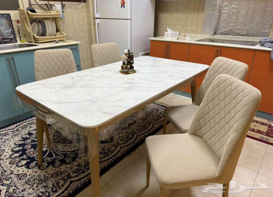 طاولة طعام للبيع63667801198081110