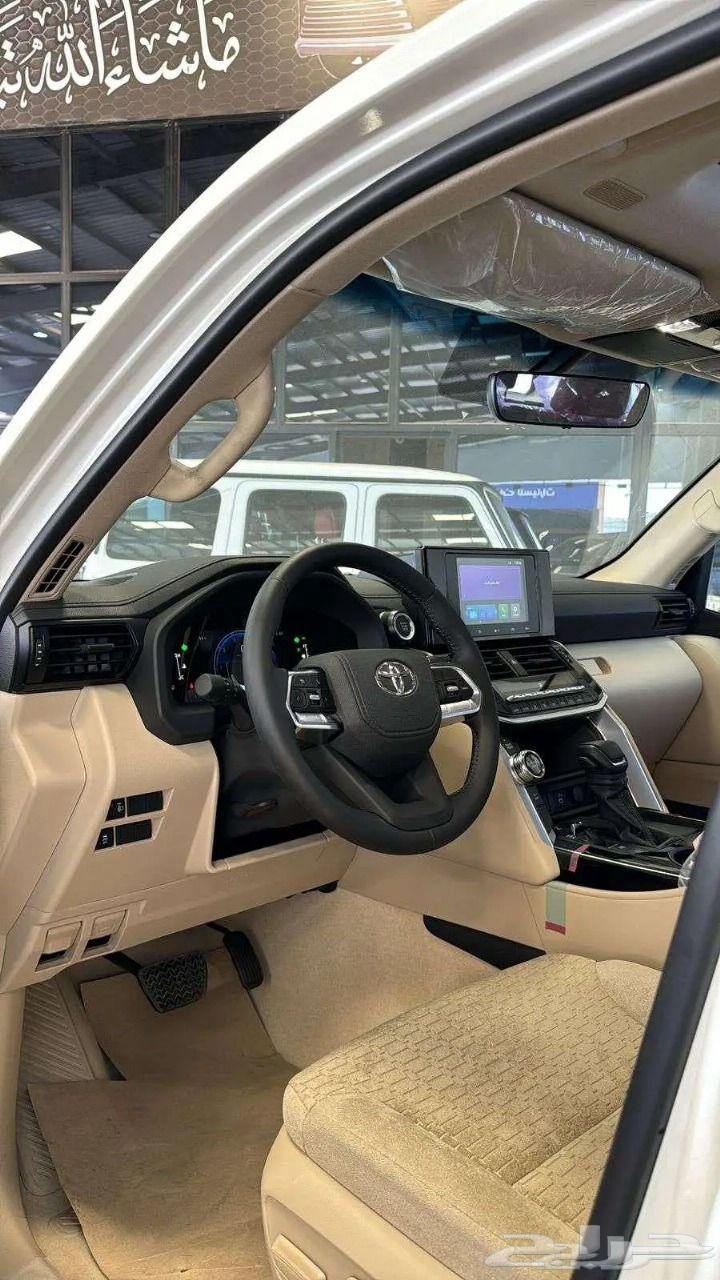 تويوتا لاندكروزر نص فل بريمي63700342882945112