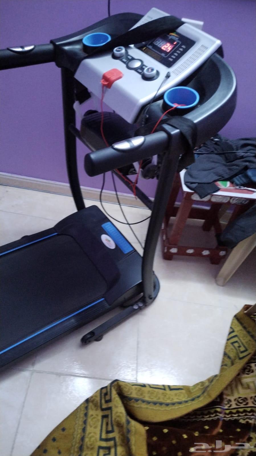 A clean, new, and lightly used treadmill63667692070913112
