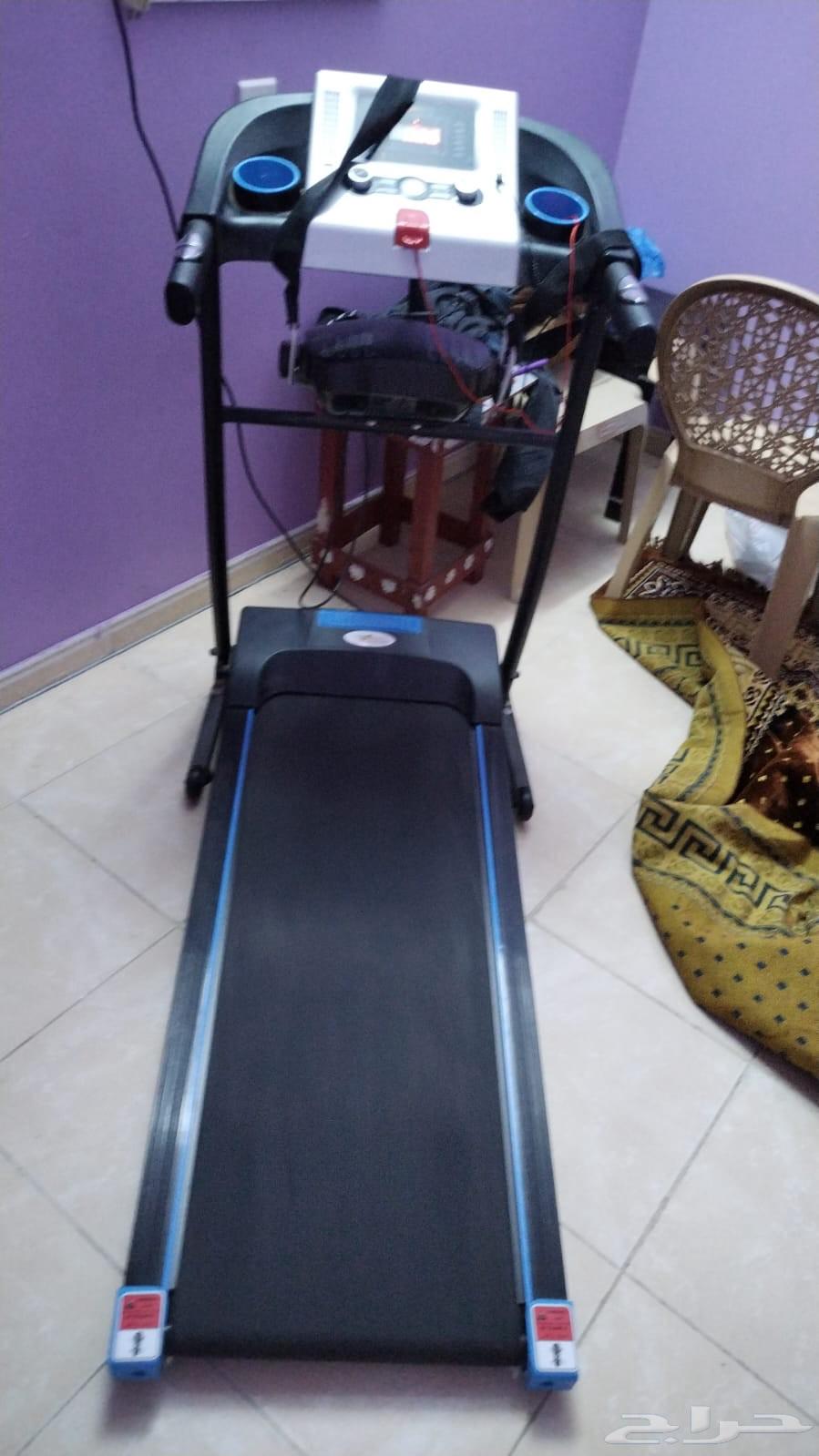 A clean, new, and lightly used treadmill63667692070913110