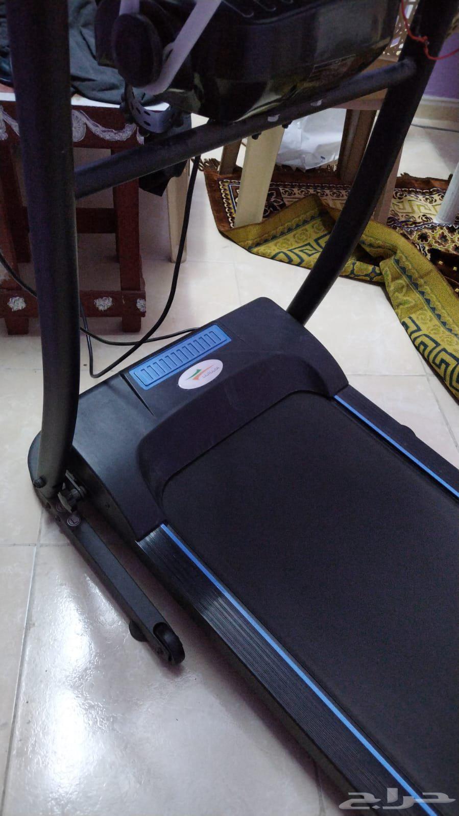 A clean, new, and lightly used treadmill63667692070913111