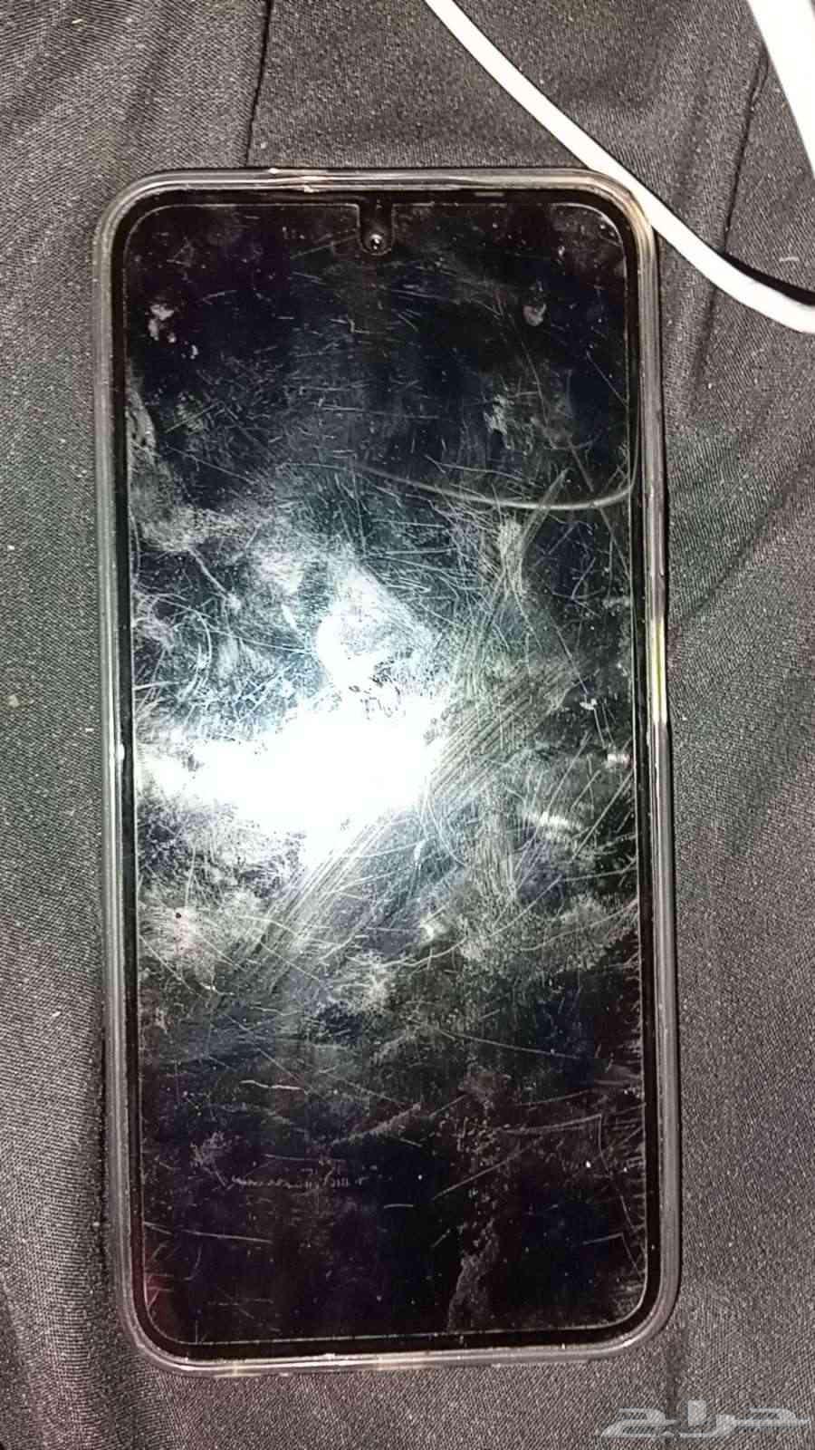 Mobile phone with all accessories, but the phone is used, accessories are new63667682721538112