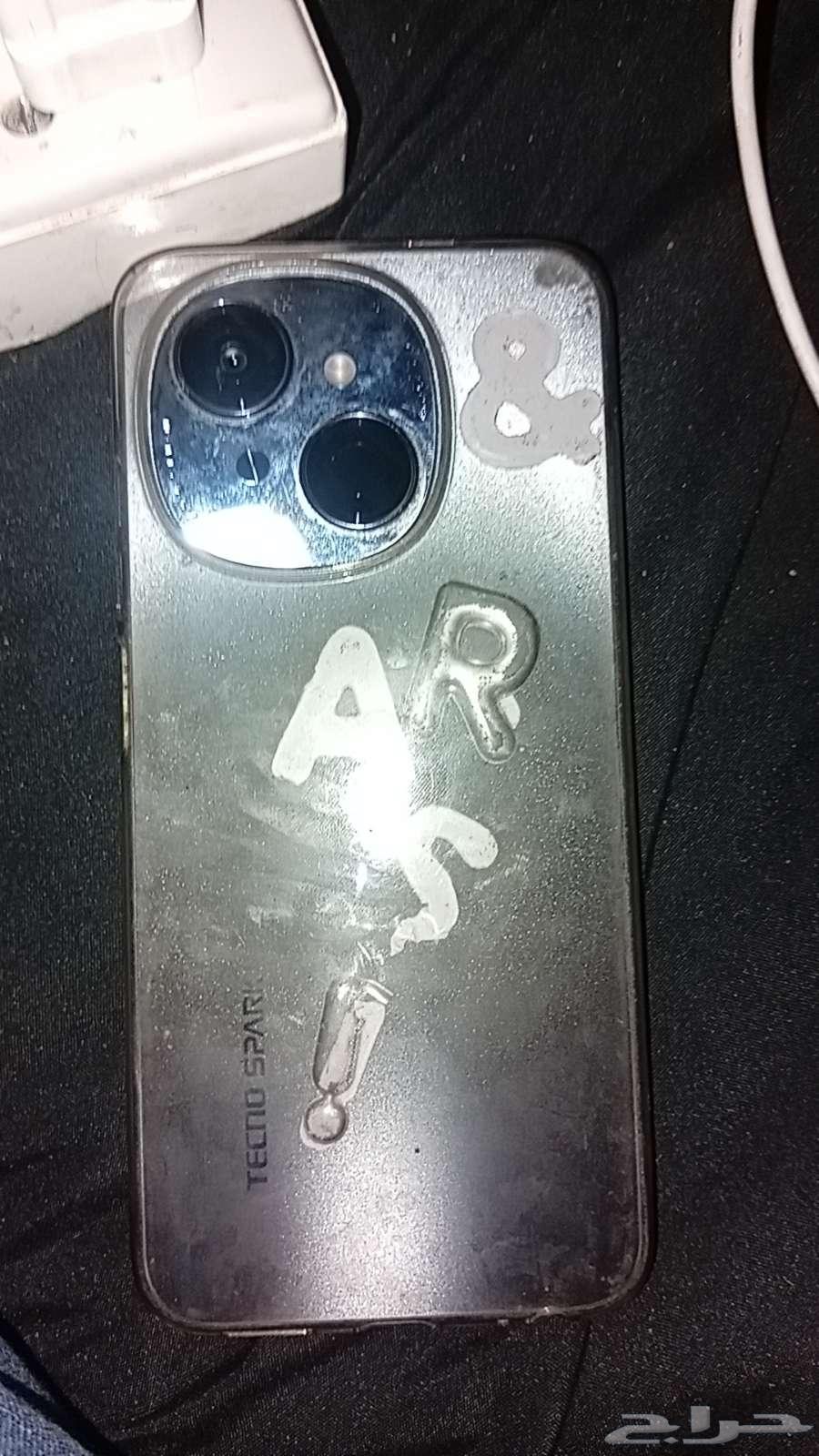 Mobile phone with all accessories, but the phone is used, accessories are new63667682721538114