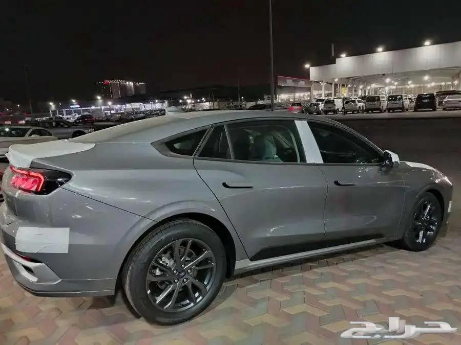 فورد تورس 2.0 تريند بنزين موديل 202563713280563713111