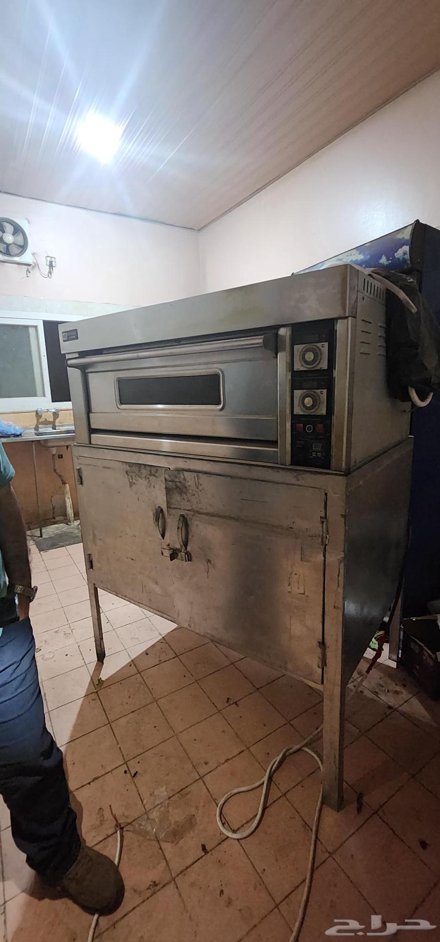 Pizza oven63667550437505110