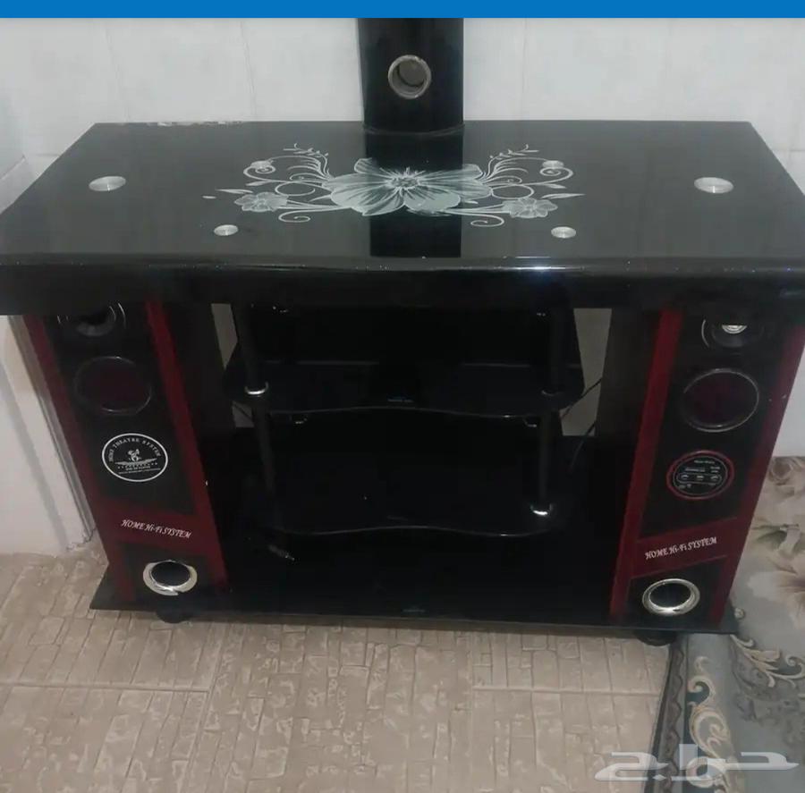 طاوله للبيع مع سماعات في الجوانب والتوثيق وقلاش وذاكره63667809662595110