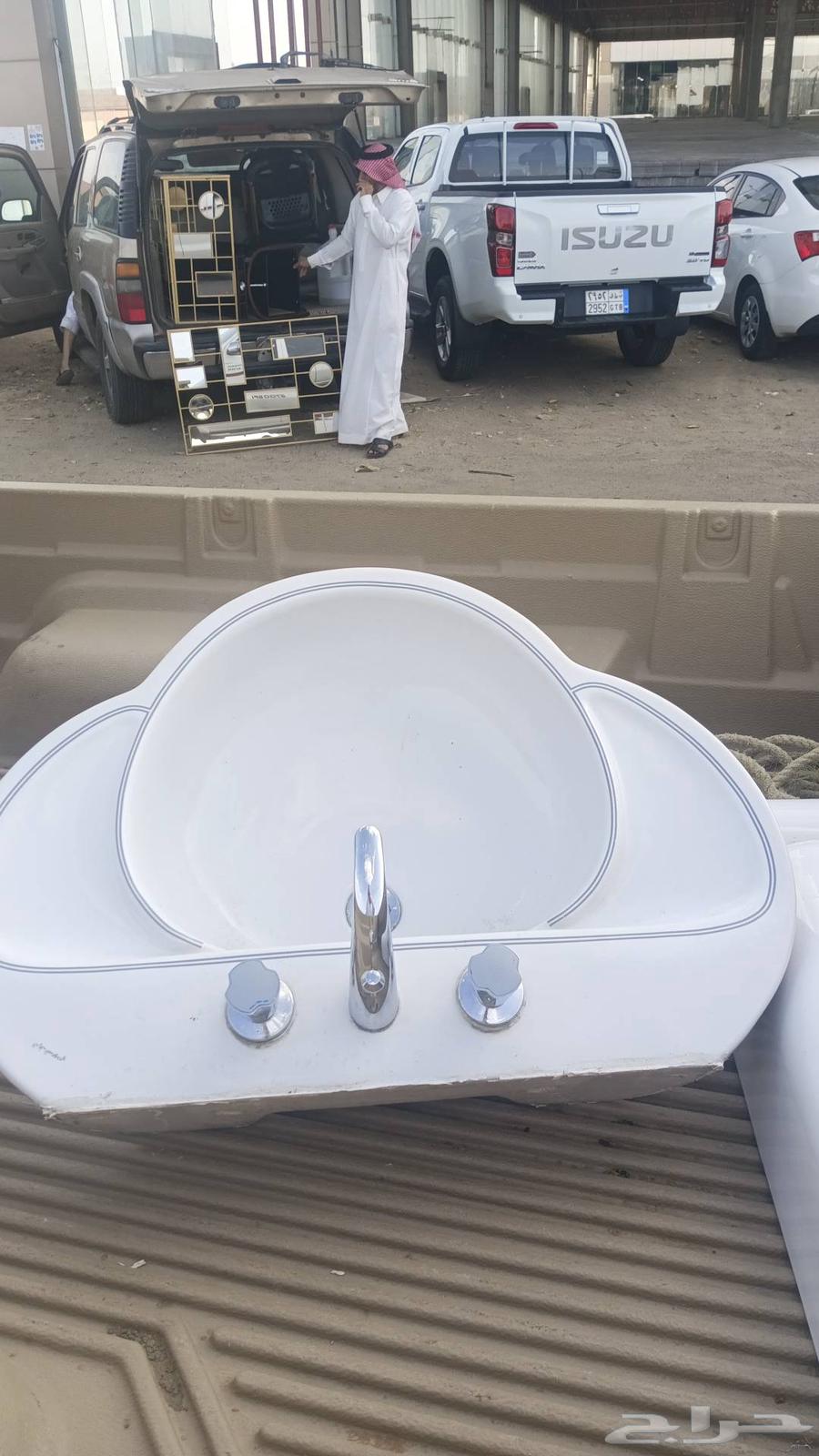 Two Saudi ceramic marble sinks with mixers price 15063671748619393112