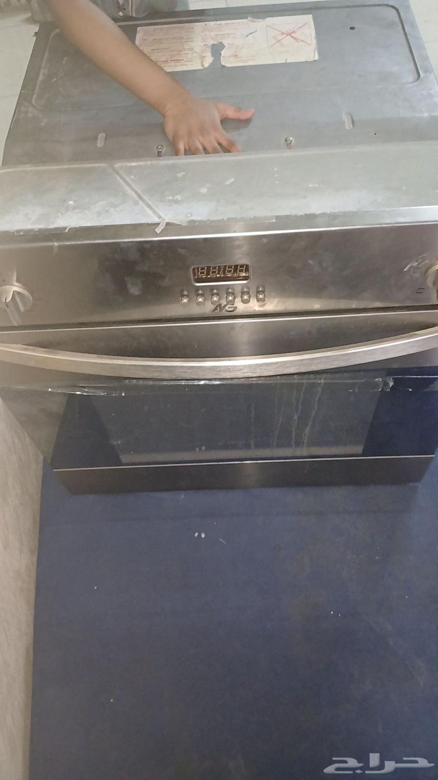 Large built-in oven, bought for 670 riyals, selling for 300 negotiable63675689778179114